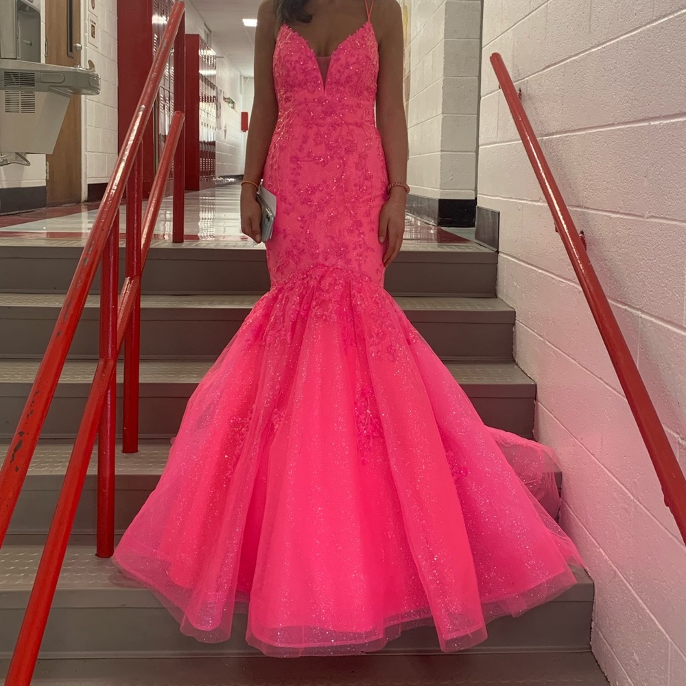 Ellie Wilde Dress size 2